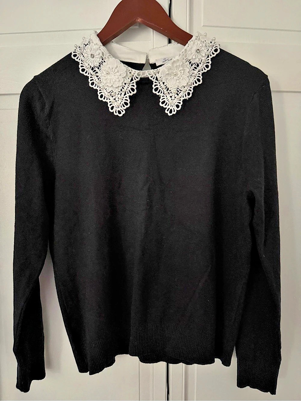 Sioni Milano Black & White Lace Collar Blouse Like New